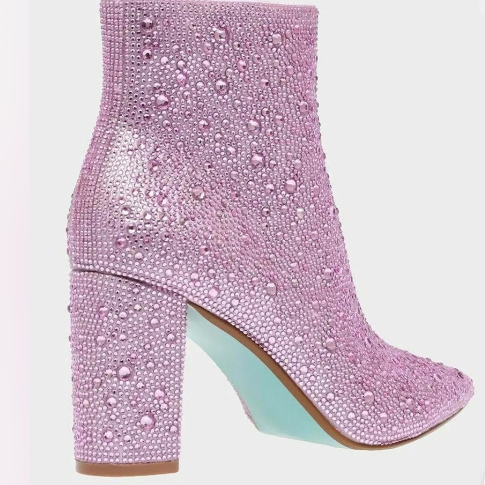 Betsey Johnson Cady Lt. Pnk
Rhinestone Embellished Dress Bootie new with box.#13 - Picture 3 of 9